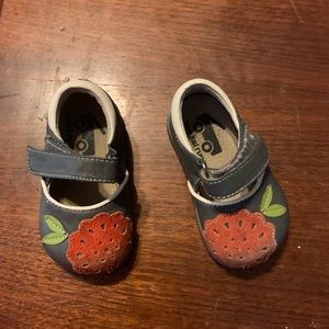See Kai Run toddler gray Mary Janes size 4
